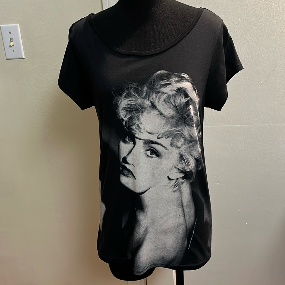 very special pattern tee - Picture 2 of 6
